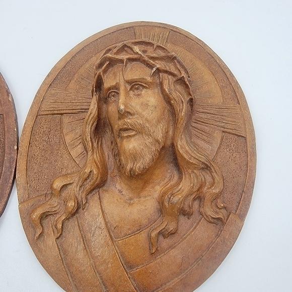 VINTAGE brown resin Jesus and Virgin Mary wall plaque - Picture 2 of 9